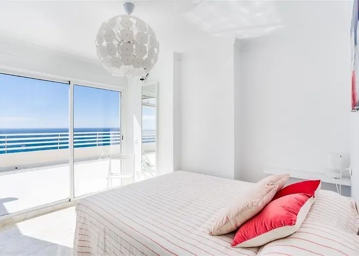 Impresionante Atico En Primera Linea De Playa *